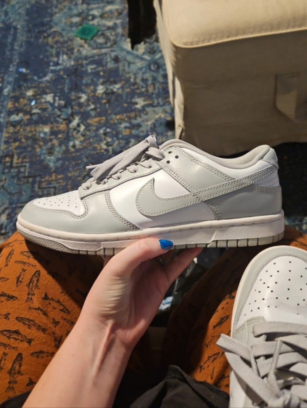 Nike Women's Low-Top Sneakers in Light Gray and White